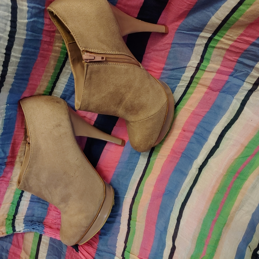 Olsenboye ankle boot platform heels in blush pink - Picture 5 of 9